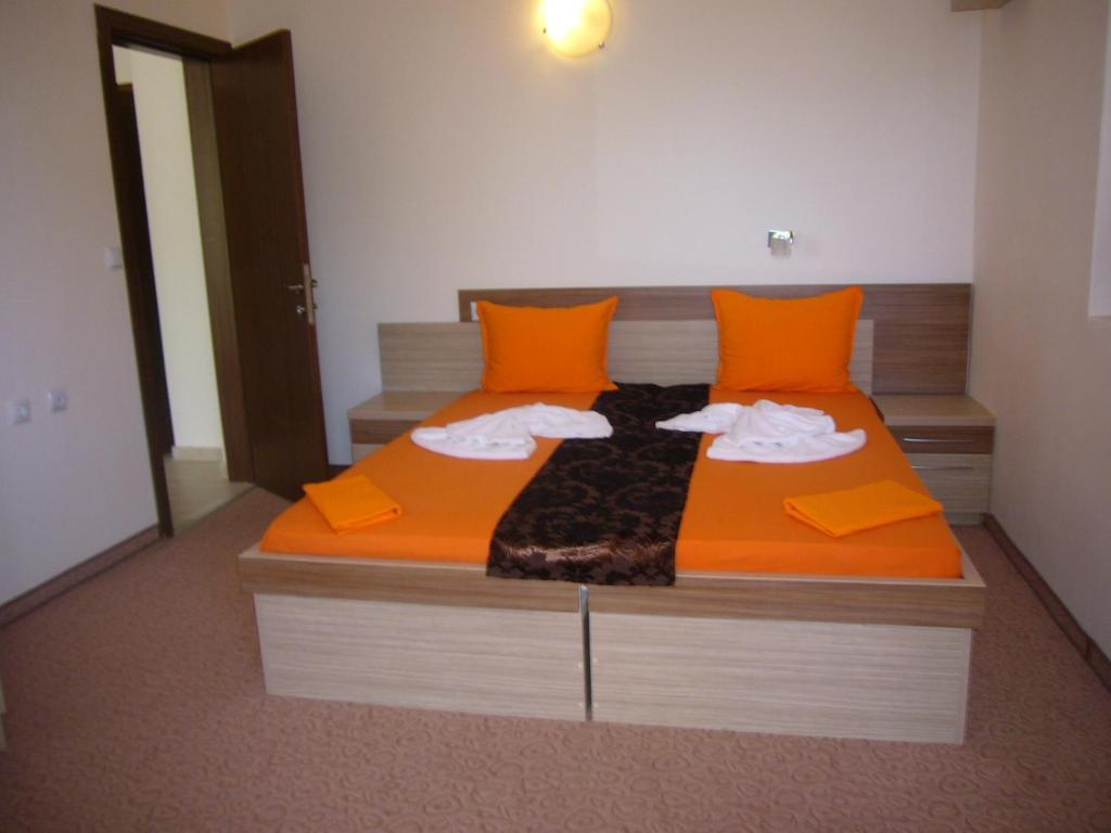 Family Hotel Golden Lion Primorsko Rum bild